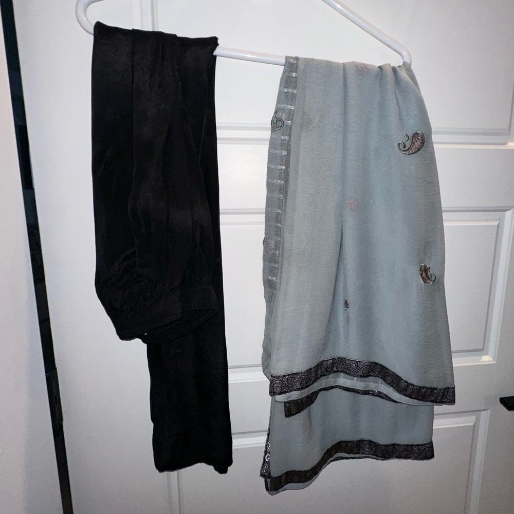 Fancy Pakistani Chiffon Shalwar Kameez - image 3